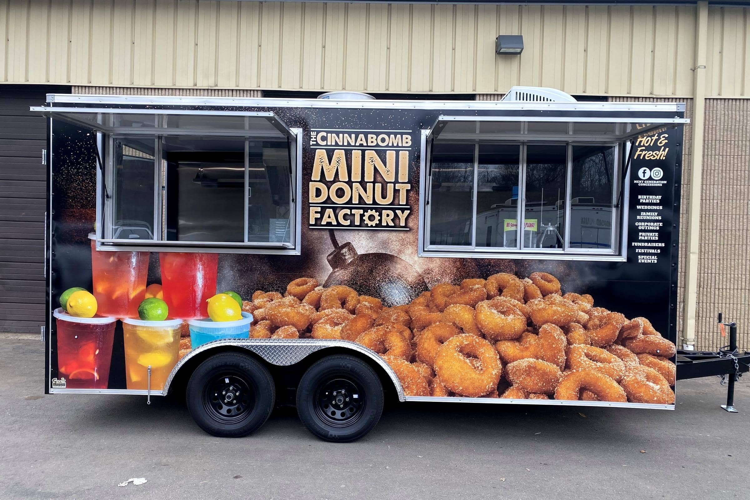 Cinnabomb Mini Donut Factory 7x14 trailer exterior